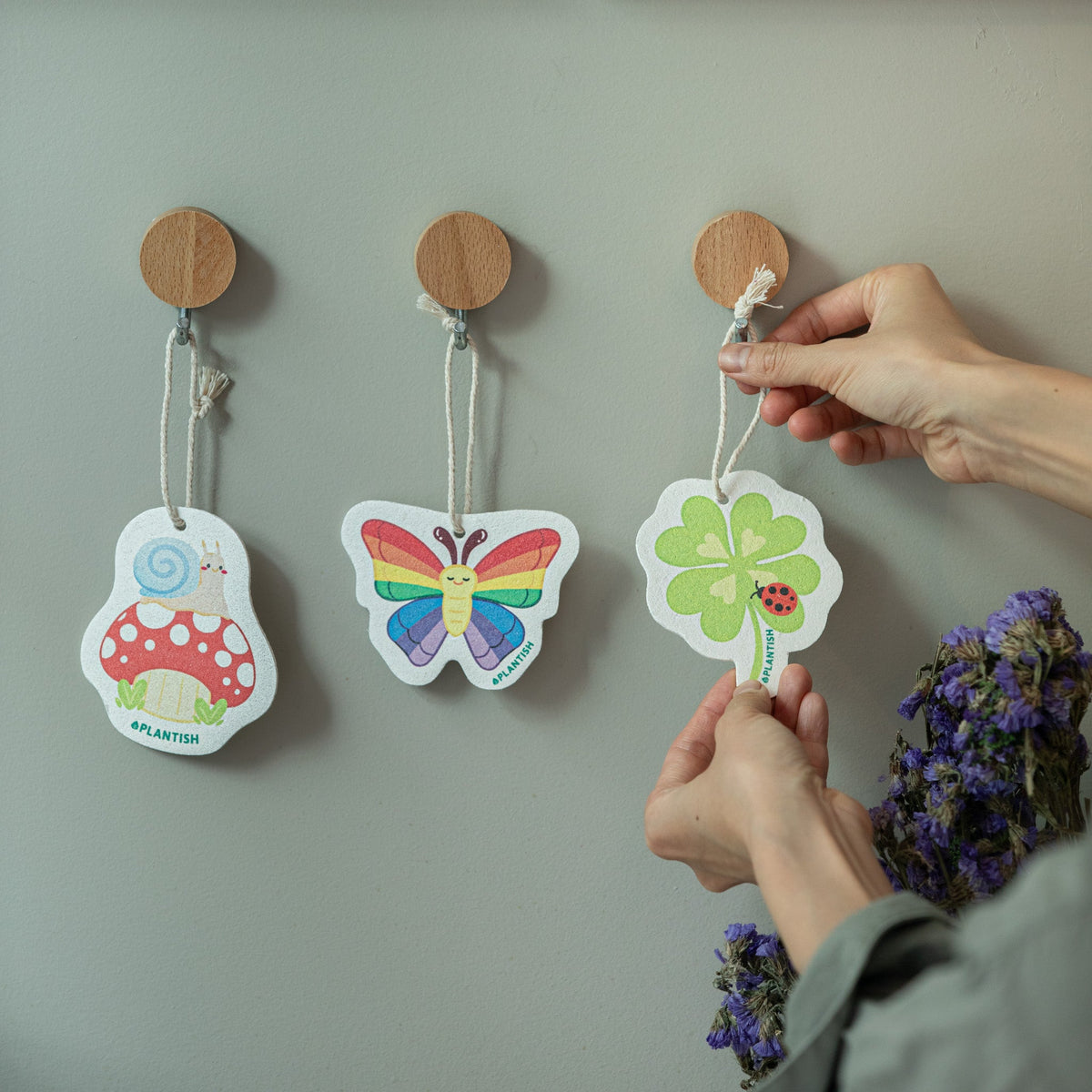 Set of 3 Furry Friends Pop up Sponges + Hook